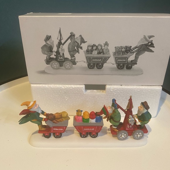 Dept 56 “Last Minute Delivery” Christmas Porcelain Heritage Village Collection - Picture 4 of 7